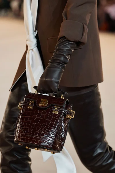 Look 140